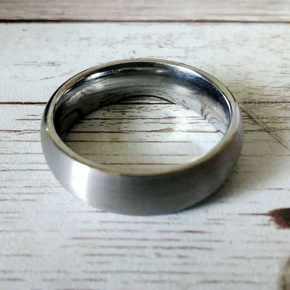 Size 8.5 Silver Domed Tungsten Carbide Ring 6mm NIB - Picture 1 of 7